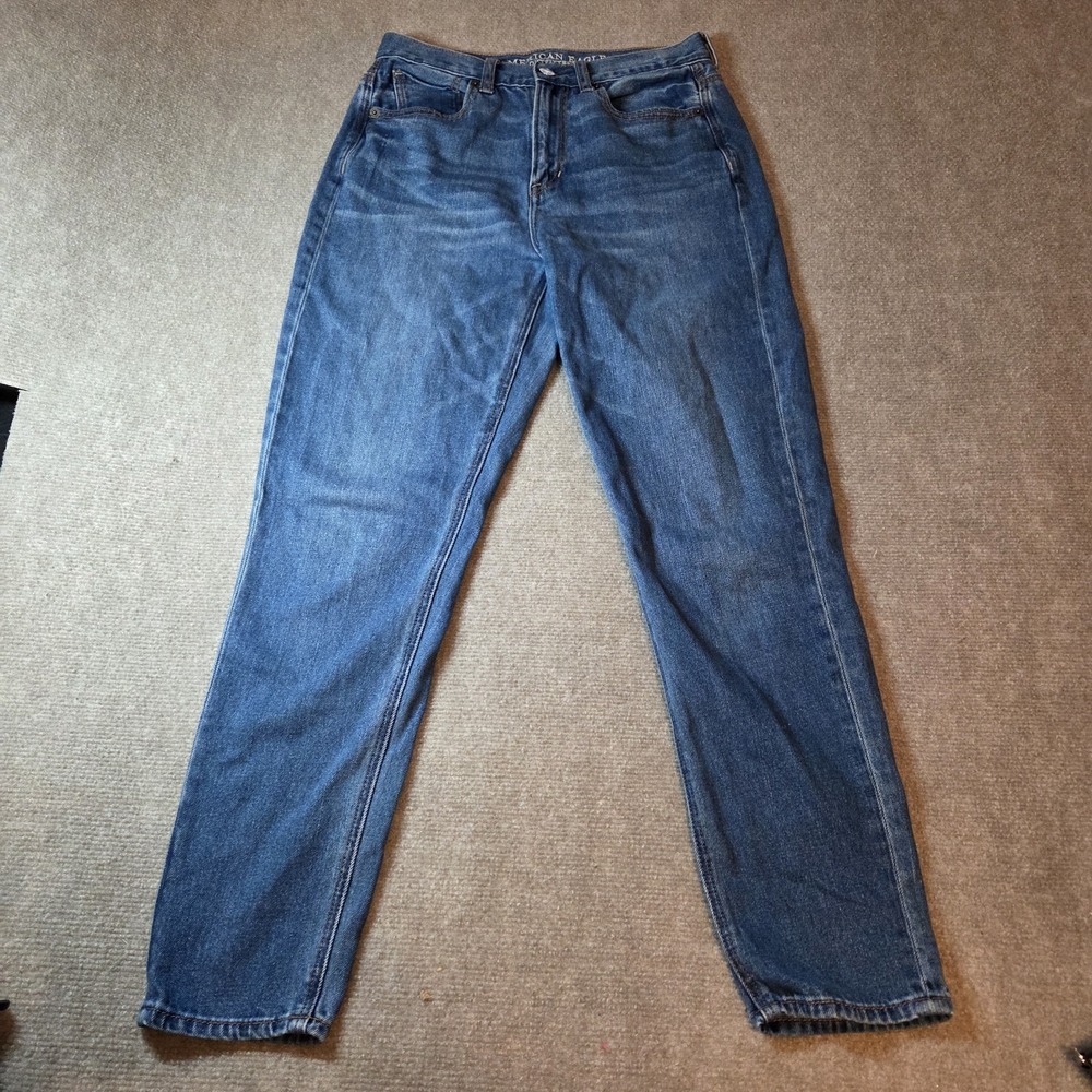 American Eagle Mom Jean Womens 2 Regular Medium Wash High Waisted Tapered Denim